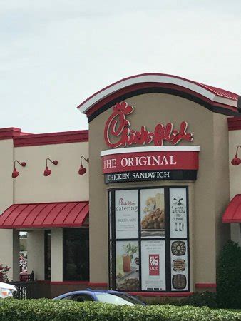 Chick fil a tyler tx - Published: Mar. 19, 2024 at 12:56 PM PDT | Updated: moments ago. (CNN) - Chick-fil-A is spreading its wings by testing a few new items for its customers. The chicken chain’s kitchen brand, Little Blue Menu, is serving five new pizzas and a variation of a calzone called the Pepperoni Pizza ‘Round. These pies made their debut this week at …